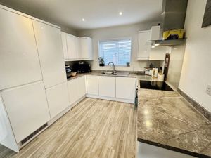 MANNINGS ROAD- click for photo gallery